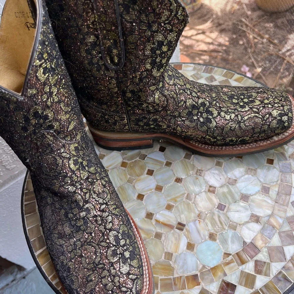 Ferrini Black and Gold Heeled Boots Sparkly Western Style sz 9 never worn - Picture 2 of 3